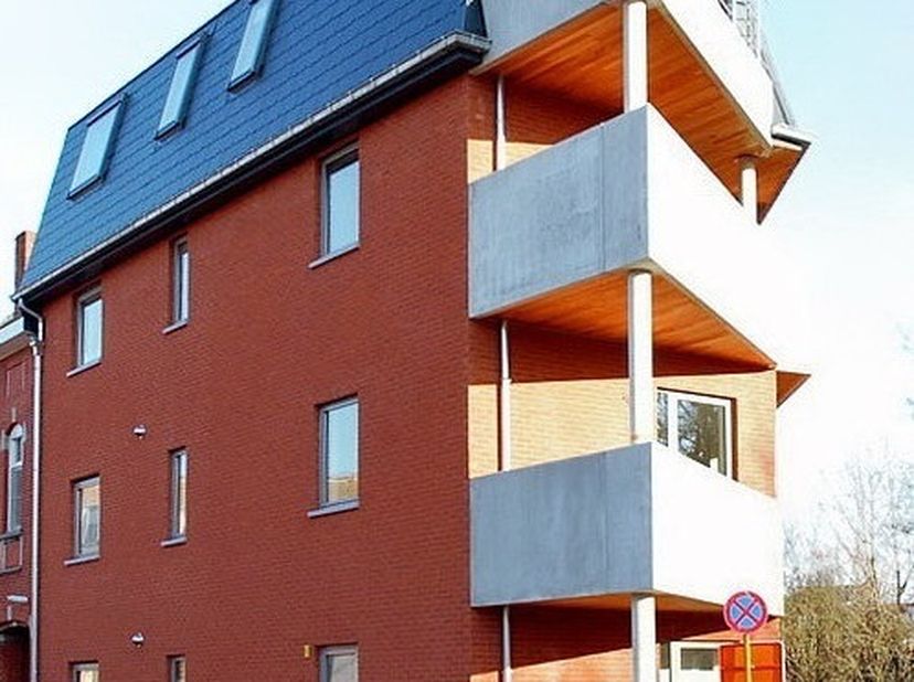 Diest: ruim duplex appartement te koop met 3 slaapkamers op topligging Dit instapklare duplex appartement is centraal gelegen in Diest, vlak bij het g