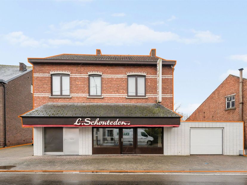 Ruime woning met 6 slaapkamers vlak bij Koersel centrum. <br />
<br />
Belangrijkste troeven: <br />
- Centrale ligging<br />
- Handelspand of kan