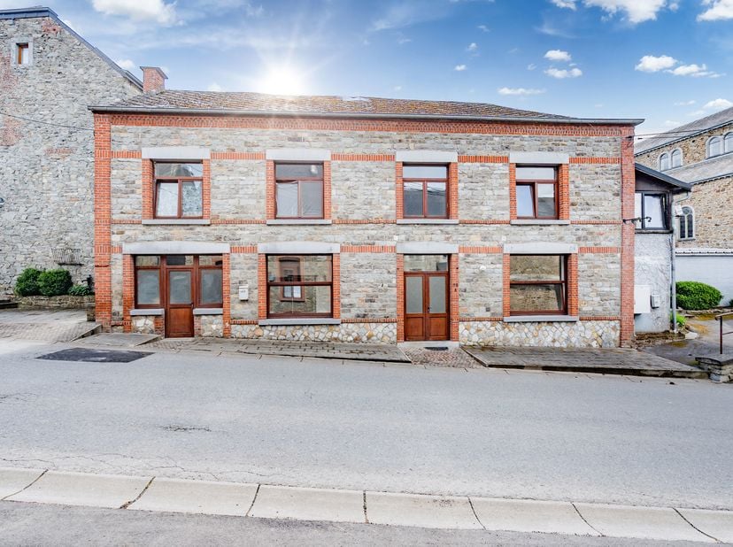 <br />
<br />
<br />
<br />
EASYHOME propose à la vente cette maison située à Vencimont, dans l'entité de Gedinne, offrant de nombreuses possibilités
