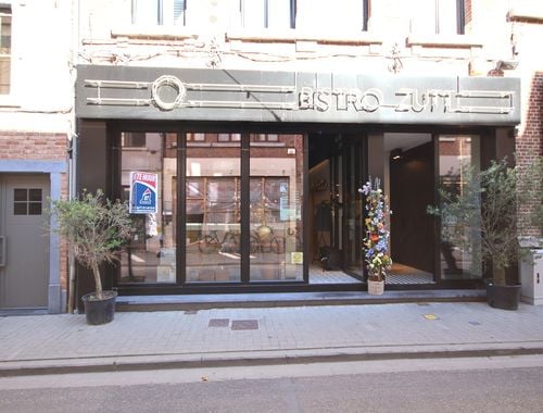                                         Handelsgelijkvloers te huur in Sint-Truiden, € 2.500
