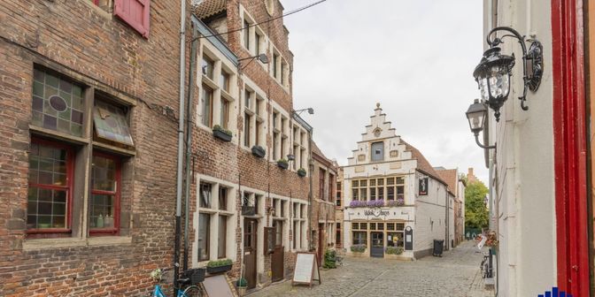 Bien professionnel à remettre à Rodekoningstraat 1, 9000 Gent