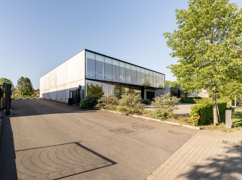 Bien professionnel à louer
                    à 8500 Kortrijk