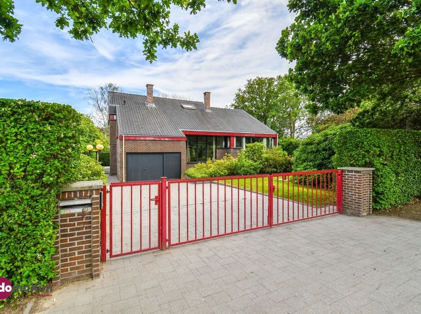 Uitzonderlijke woning op een prachtig perceel in Putte<br />
<br />
Deze woning kenmerkt zich door haar aparte, moderne architectuur en verrassende
