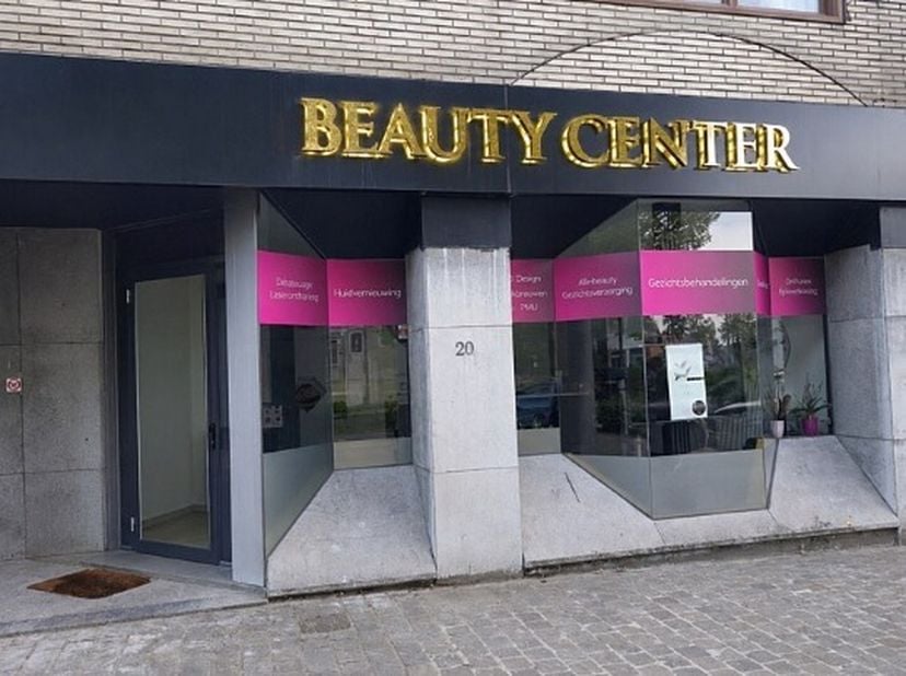 Bedrijfsvastgoed te koop in Oostakkerdorp 20,
                    9041 Oostakker