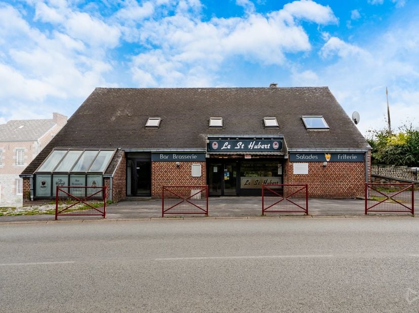 Maison à vendre à ,
                    6590 Momignies
