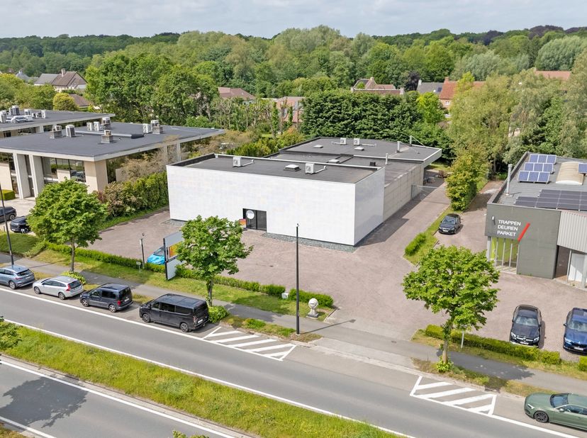 Bedrijfsvastgoed te huur in Xavier De Cocklaan 74,
                    9830 Sint-Martens-Latem