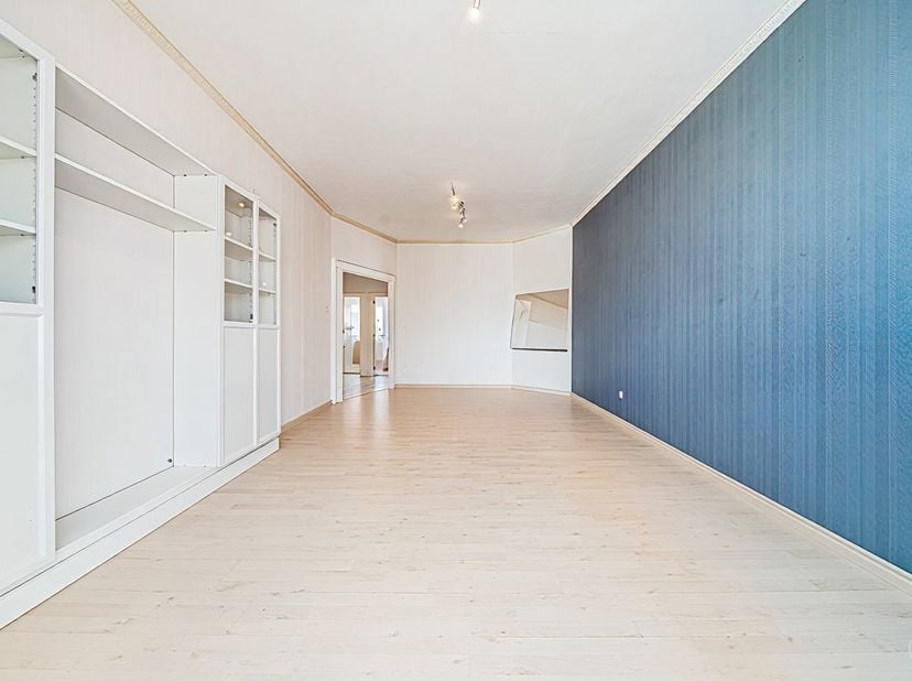 Nieuw: appartement met 2 slaapkamers gelegen in Jette, De Smet de Naeyerlaan.<br />
De wijk is gegeerd en ligt dicht bij openbaar vervoer en alle voor