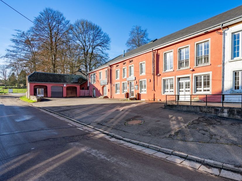 Bedrijfsvastgoed te koop in Place de l'Eglise 3,
                    6681 Lavacherie