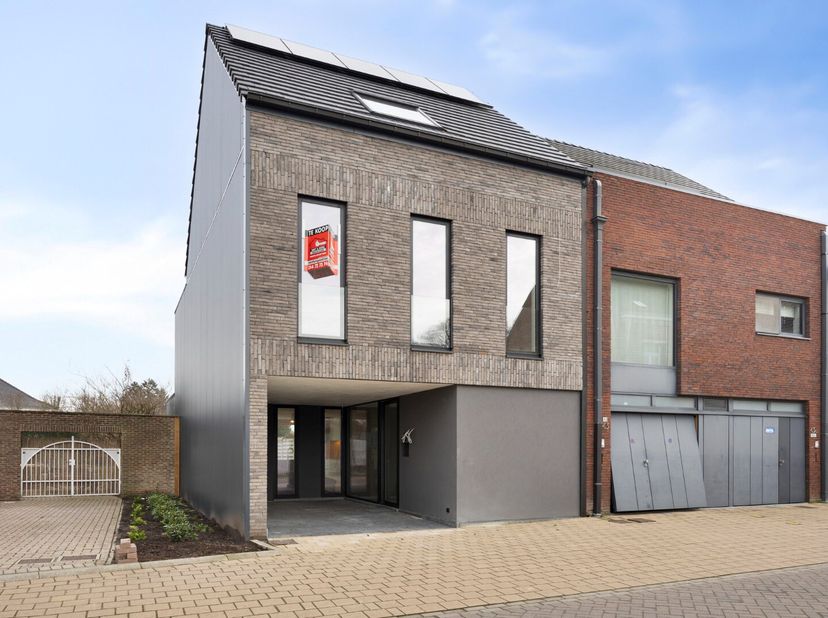 Huis te koop
                    in 2440 Geel