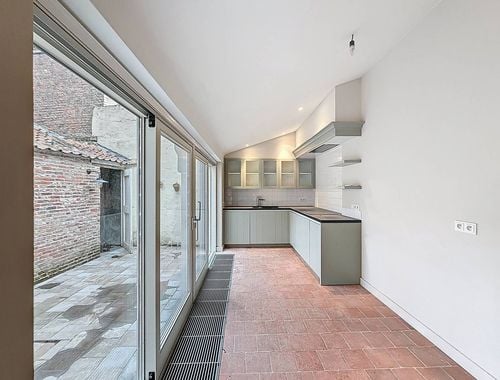                                         Maison à louer à Brugge, € 980
