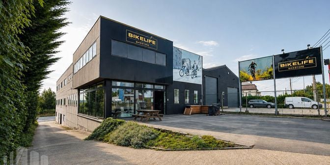 Bedrijfsvastgoed te koop in Bergensesteenweg 41, 1651 Lot
