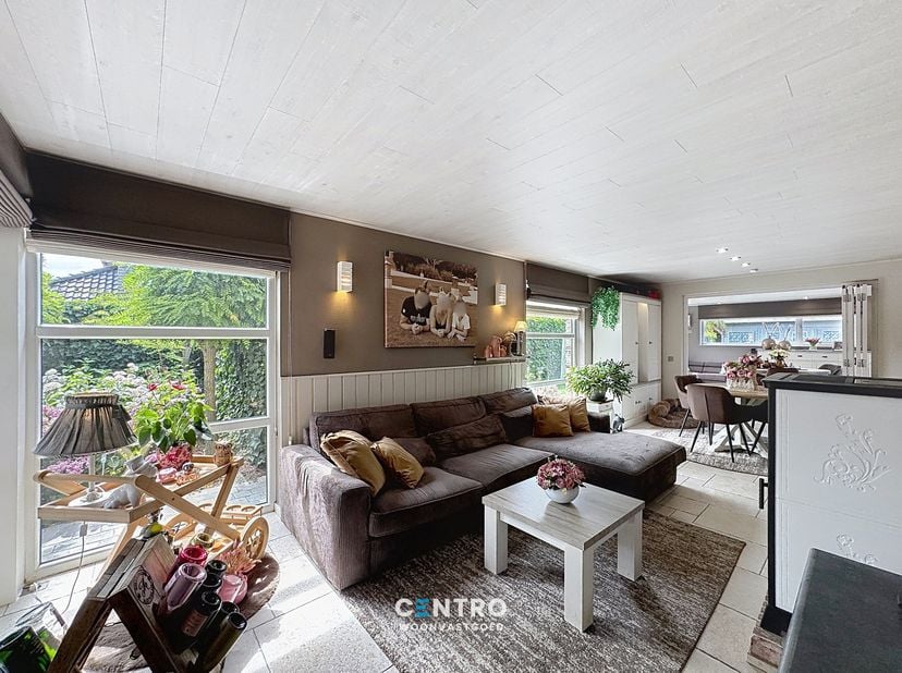 Instapklare gezinswoning met 3 slaapkamers, garage en zonnige tuin in de geliefde wijk Don Bosco te Torhout!<br />
<br />
Op een rustige en gegeerde l
