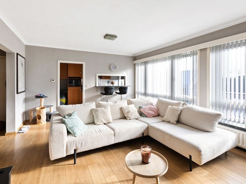 VERKOCHT - COMPROMIS IN OPMAAK //<br />
<br />
Ontdek dit instapklare appartement op een absolute topligging in Laarne, gelegen in het centrum met all