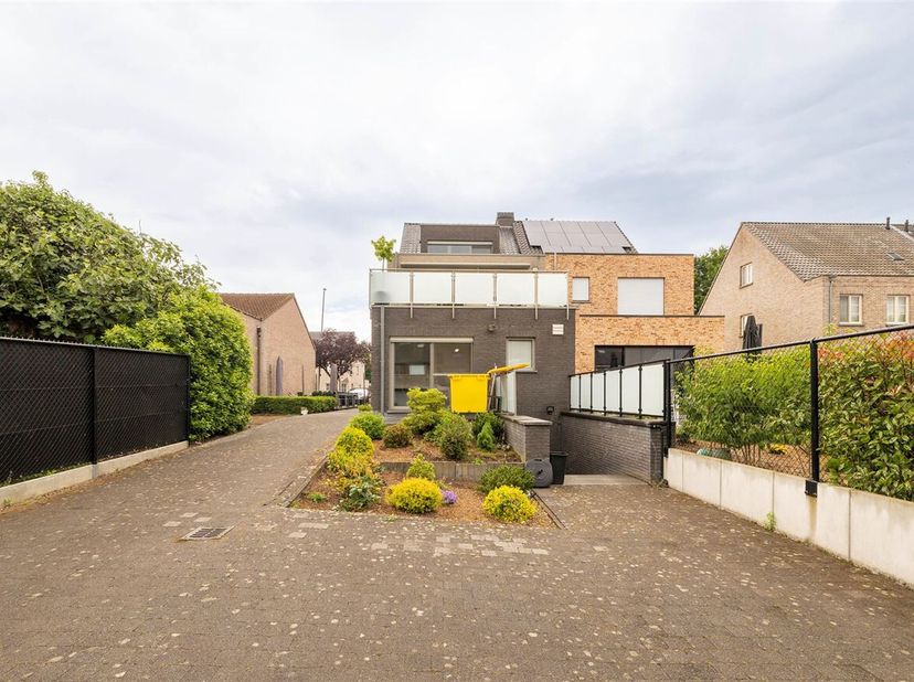 Bien professionnel à vendre
                    à 2200 Herentals