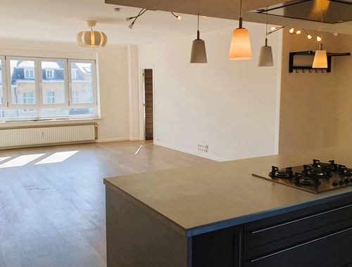                                         Appartement te huur in Elsene, € 1.500
