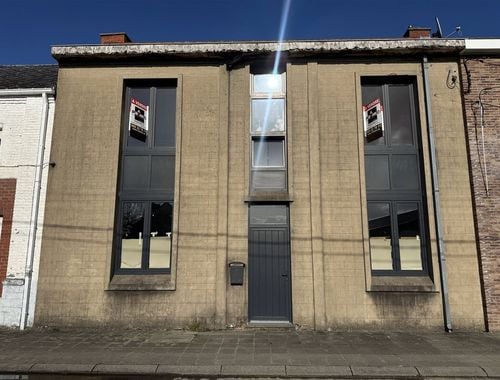                                         Eengezinswoning te koop in Péruwelz, € 90.000
