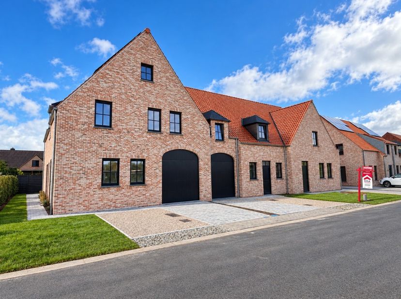 Huis te koop in Wulfhoek 1 bus 1,
                    8750 Wingene