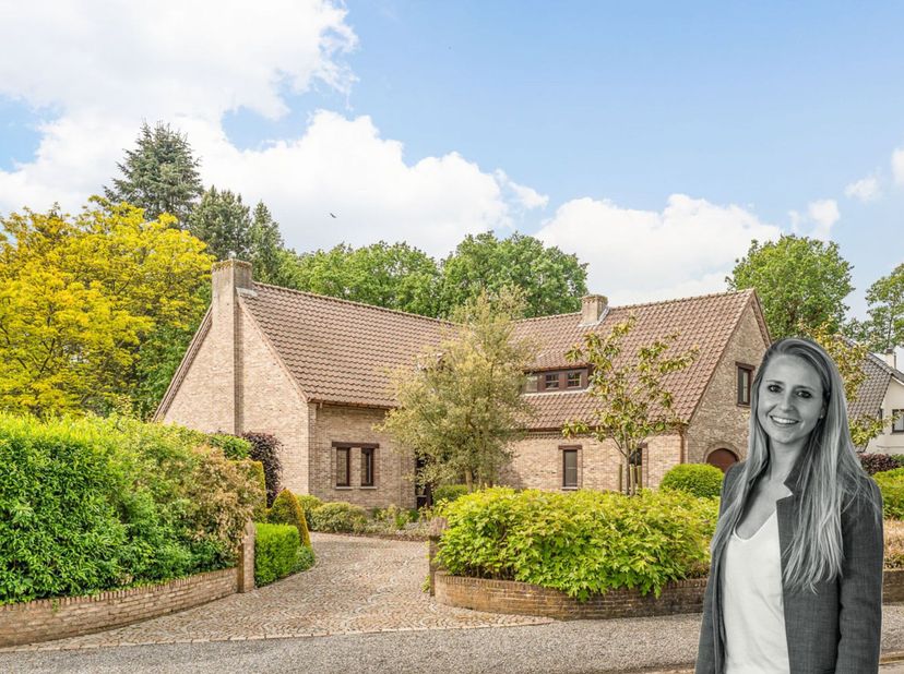 PRACHTIGE VILLA OP EEN RIANT PERCEEL IN HELCHTEREN.<br />
<br />
Deze prachtige, ruime woning is gelegen in een rustige, residentiële buurt in Helchte