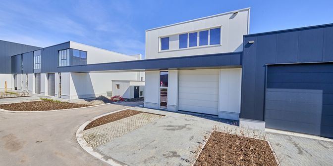 Bien professionnel à vendre à Kompellaan boîte UNIT 5, 3600 Genk