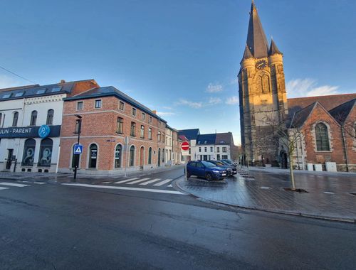                                         Handelsgelijkvloers te huur in Frasnes-lez-Buissenal, € 850
