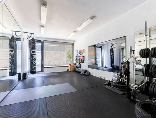                                         Commerce à vendre à Borgerhout, € 99.000
