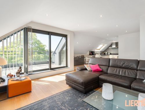                                         Penthouse te koop in Erembodegem, € 315.000
