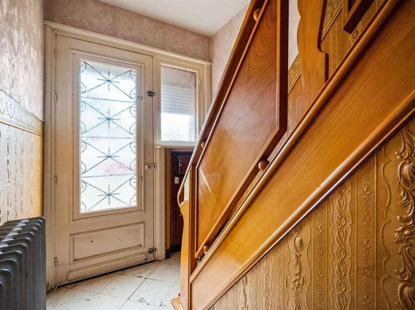 Bâtiment jumelé avec jardin spacieux et double garage<br />
Situation : Située au Molseweg 109 à Geel, cette propriété bénéficie d'un accès facile et
