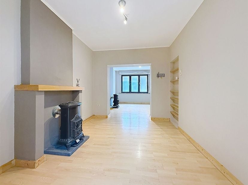 Leuke starters- of investeringswoning te Tienen, Sint-Martinusstraat 7, oppervlakte 70 ca.<br />
<br />
Deze woning werd doorheen de jaren goed onde