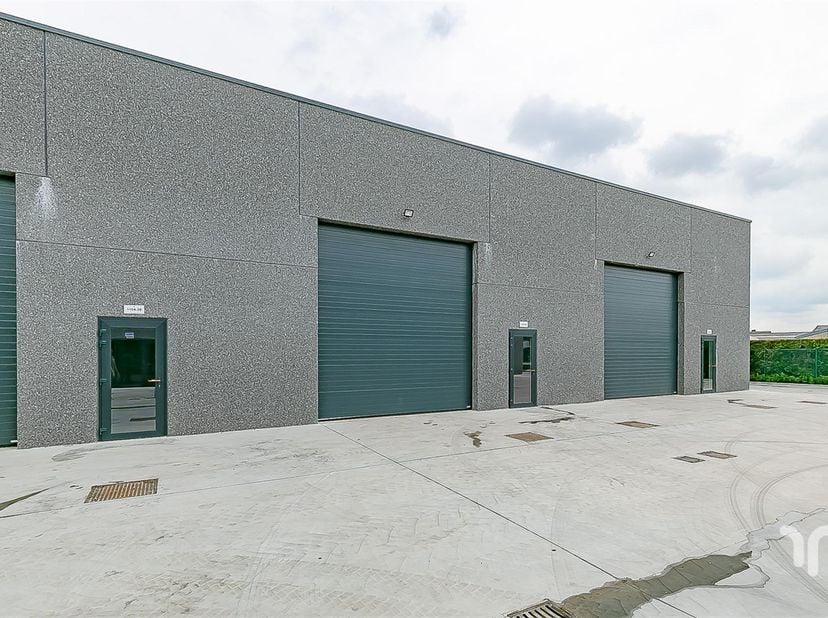 Bedrijfsvastgoed te huur in Bruggestraat 110 bus A11,
                    8480 Eernegem