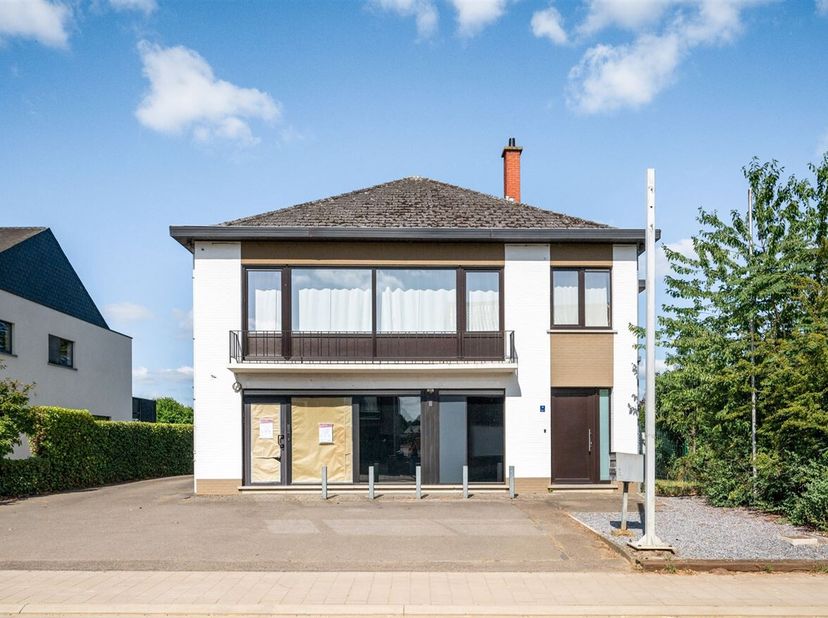 Bien professionnel à vendre
                    à 3390 Tielt