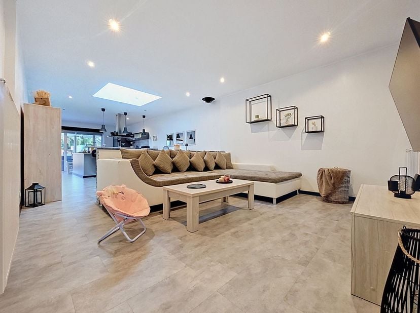 Maison à vendre à ,
                    7370 Dour