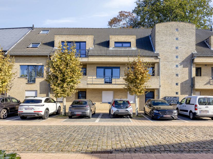 Appartement te koop in Stationsstraat 33 bus 8,
                    2490 Balen