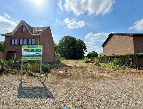                                         Bouwgrond te koop in Lanklaar, € 135.000
