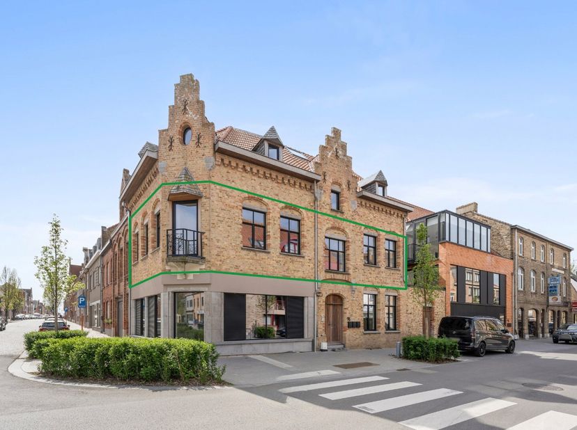 Prachtig instapklaar appartement met 2 volwaardige slaapkamers op een gunstige locatie te Nieuwpoort-stad. Nabij de invalswegen, het stadscentrum, de