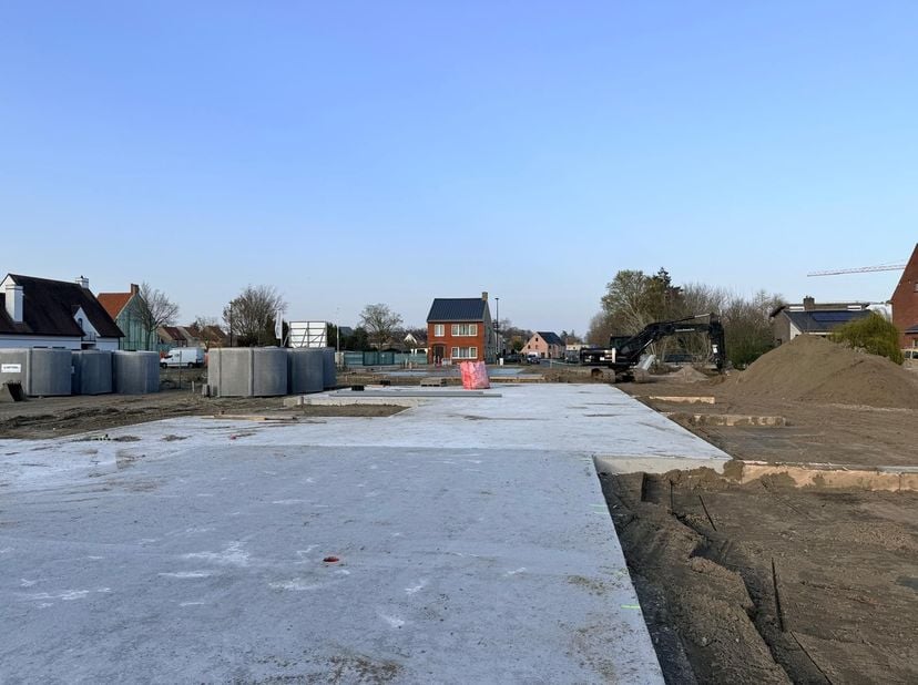 Het project in de Weggevoerdenlaan te Maldegem voorziet 17 nieuwbouwhuizen, waarvan nog 12 huizen te koop zijn.<br />
Belangrijke troef van deze energ