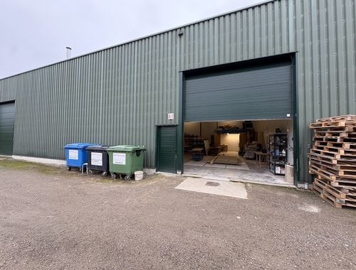                                         Bedrijfsgebouw te huur in Sint-Truiden, € 775
