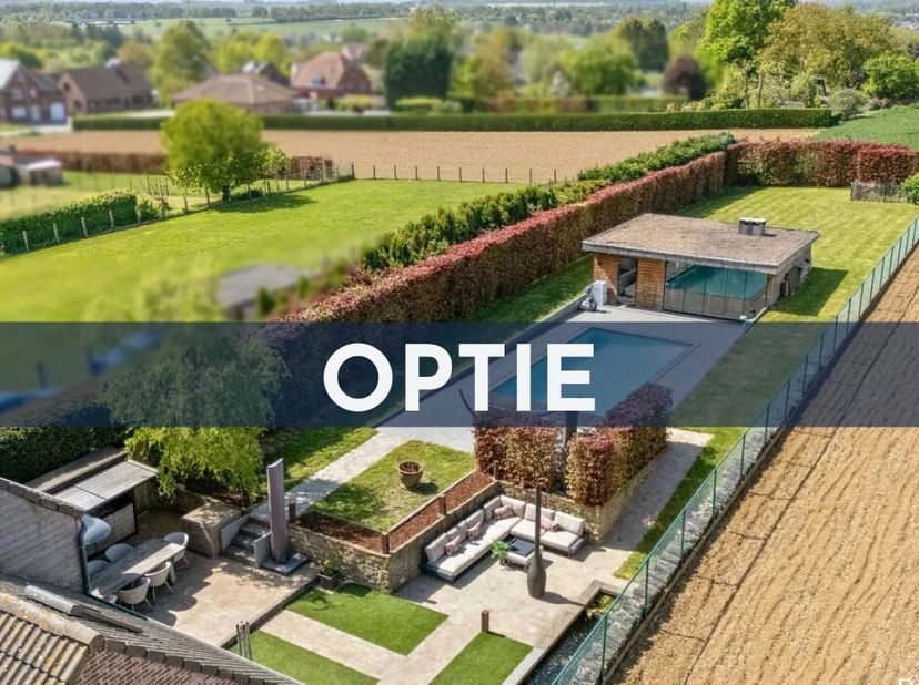 IN OPTIE<br />
Deze prachtige, volledig gerenoveerde woning is gelegen in Heverlee, op een uiterst rustige locatie bijna op het einde van een doodlope