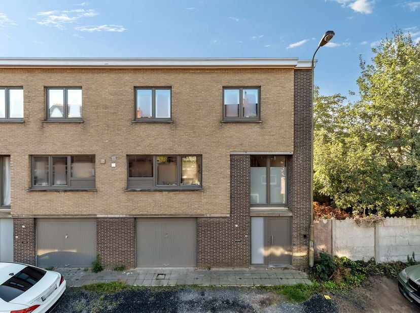 Huis te koop in Borluutstraat 11,
                    9051 Sint-Denijs-Westrem