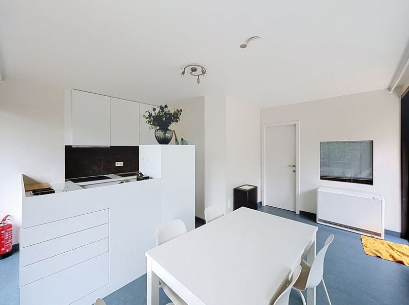 Cet investissement immobilier intéressant bénéficie d'un emplacement exceptionnel et central, à quelques pas de la plage de Nieuport-Bains, et jouit d