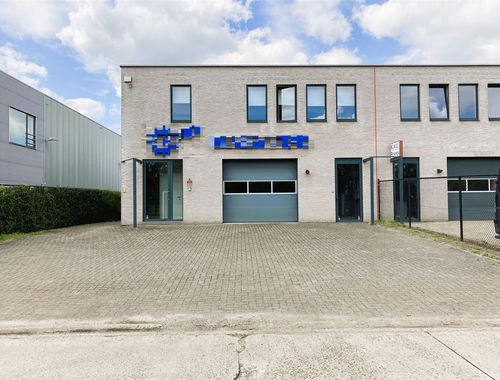                                         Bâtiment d’entreprise à louer à Zandhoven, € 2.400
