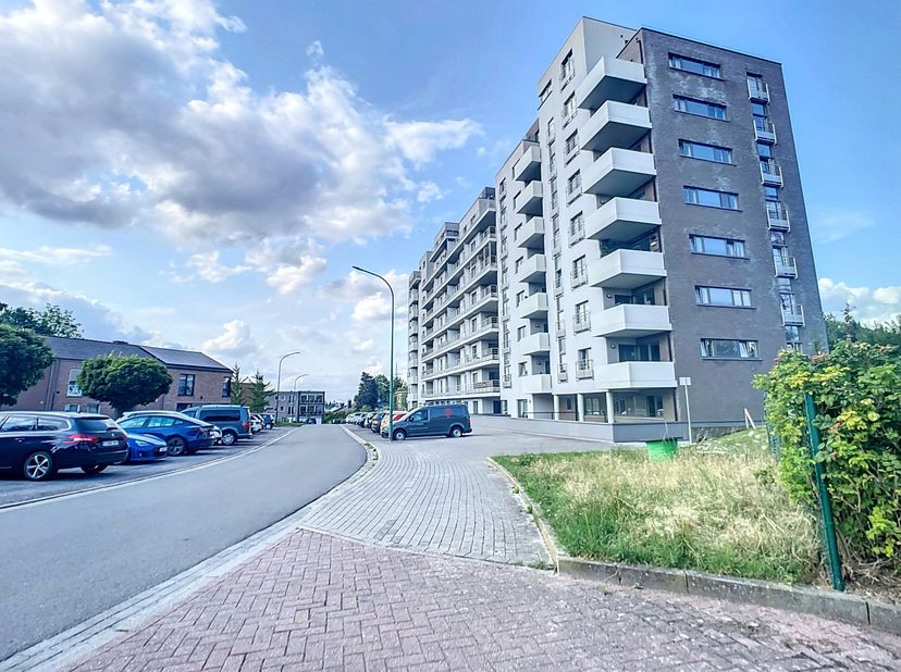 Bois Saint-Jean OUGREE : limite Boncelles. Au 6ème étage d'une Résidence construite en 2016, ne manquez pas ce bel appartement en excellent état. Il s