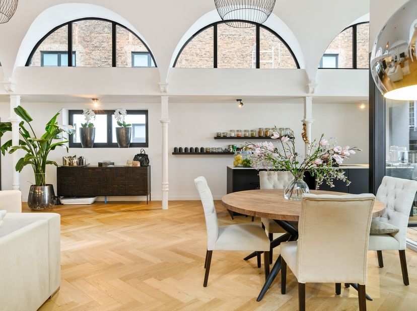 Licht, ruimte en karakter<br />
<br />
Ben je op zoek naar een energiezuinig appartement te koop in Antwerpen? Dit recent vernieuwde appartement uit 2