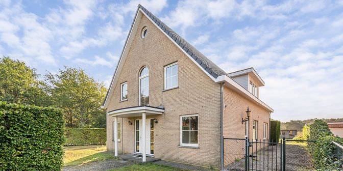 Huis te koop in De Roosen 90, 3910 Neerpelt
