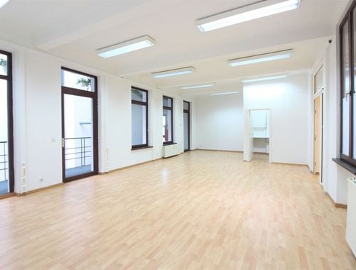                                         Burelencomplex te huur in Brussel, € 1.900
