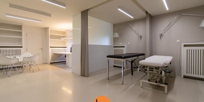 Bedrijfsvastgoed te huur in Rollegemstraat 208, 8880 Ledegem