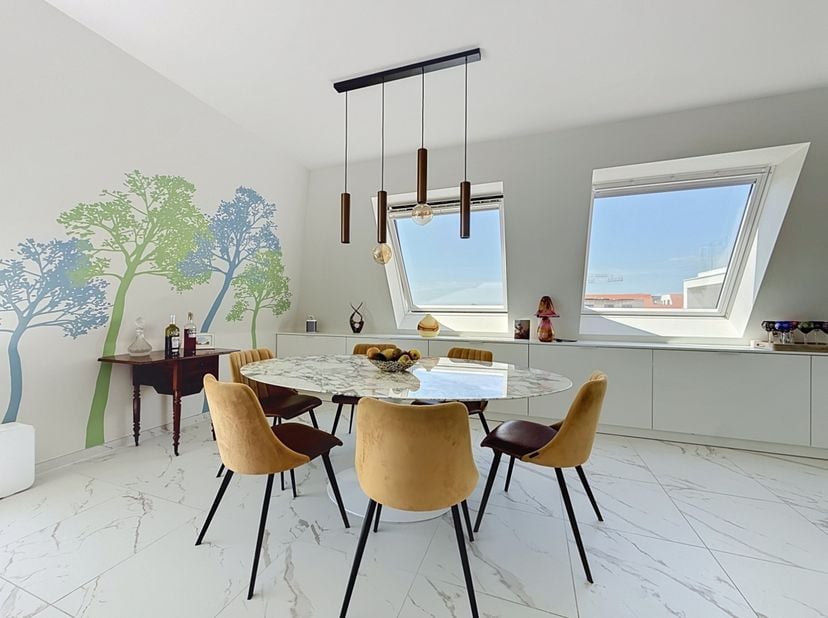 Schitterend duplexappartement, gelegen in een recente (nieuwbouw) villaresidentie binnen het wooncomplex Sailors' Park. Dankzij de uitstekende ligging