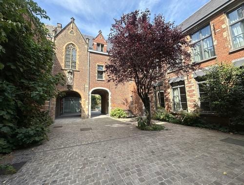                                         Gelijkvloers app. te huur in Antwerpen, € 1.950
