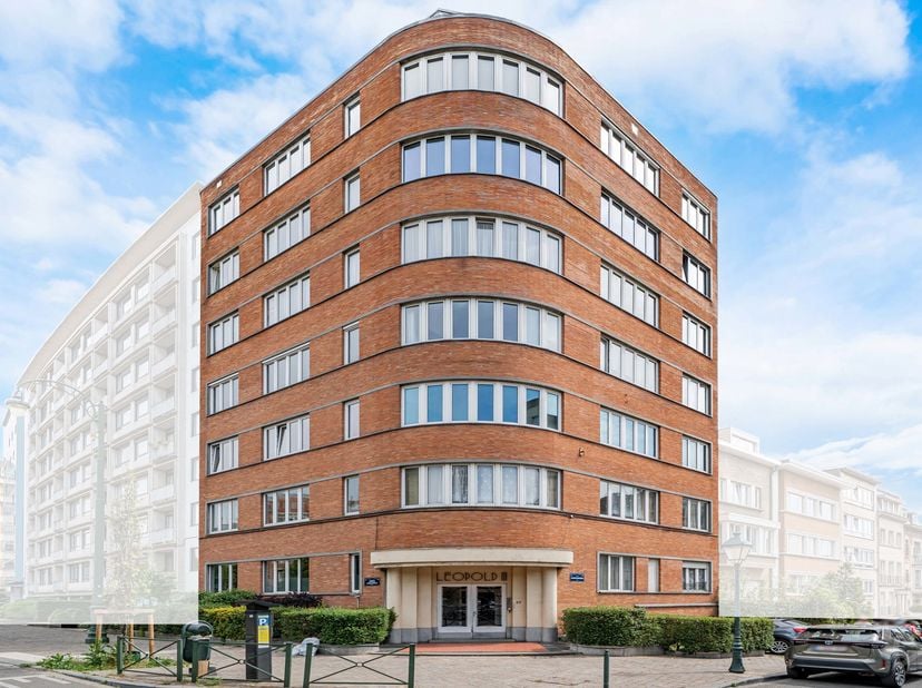 We Invest a le plaisir de vous proposer ce rez-de-chaussée à rafraîchir, situé Boulevard du Jubilé 65 à Bruxelles.<br />
Ce bien représente une opport