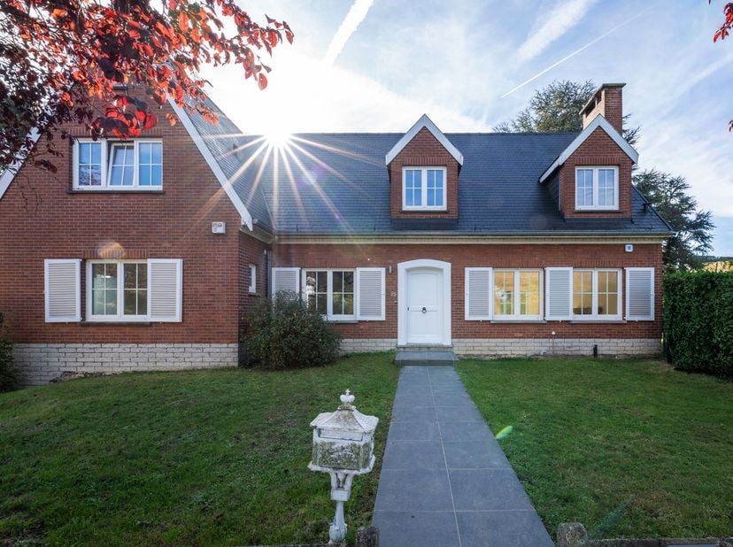 Huis te huur in Avenue des Quatre Saisons 25,
                    1410 Waterloo