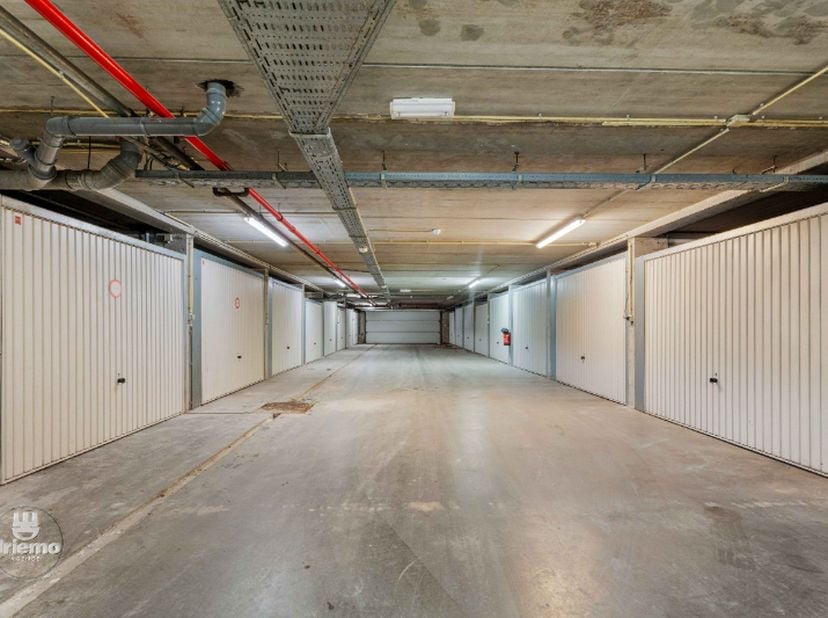 Garage te koop in Koninklijke Baan 359,
                    8670 Sint-Idesbald